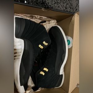 Jordan 12 reverse taxi size 8.5
